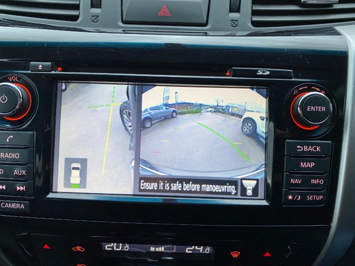 Nissan Navara Double Cab Pick Up Tekna 2.3dCi 190 4WD Pick Up Diesel Black