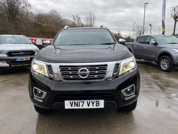 Nissan Navara Double Cab Pick Up Tekna 2.3dCi 190 4WD Pick Up Diesel Black
