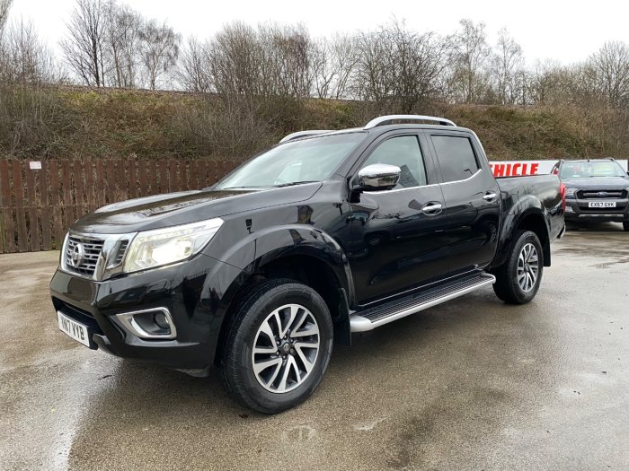 Nissan Navara Double Cab Pick Up Tekna 2.3dCi 190 4WD Pick Up Diesel Black