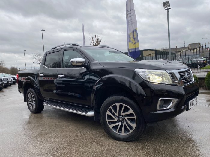 Nissan Navara Double Cab Pick Up Tekna 2.3dCi 190 4WD Pick Up Diesel Black