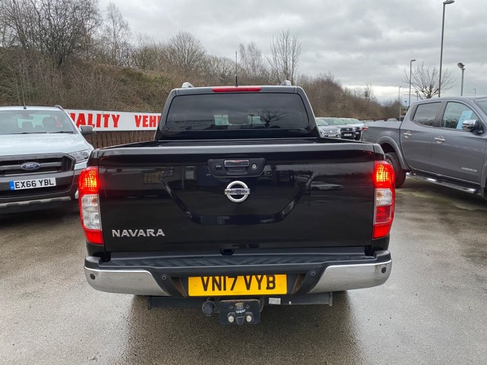 Nissan Navara Double Cab Pick Up Tekna 2.3dCi 190 4WD Pick Up Diesel Black