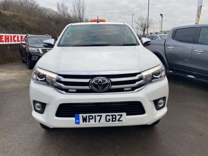 Toyota Hilux Invincible D/Cab Pick Up 2.4 D-4D Pick Up Diesel White