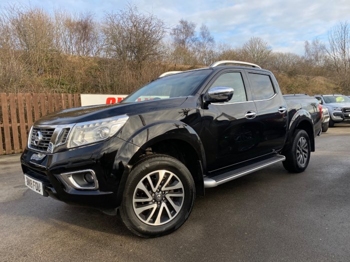 Nissan Navara Double Cab Pick Up Tekna 2.3dCi 190 4WD Pick Up Diesel Black