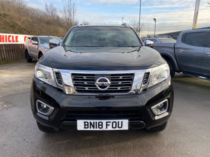Nissan Navara Double Cab Pick Up Tekna 2.3dCi 190 4WD Pick Up Diesel Black