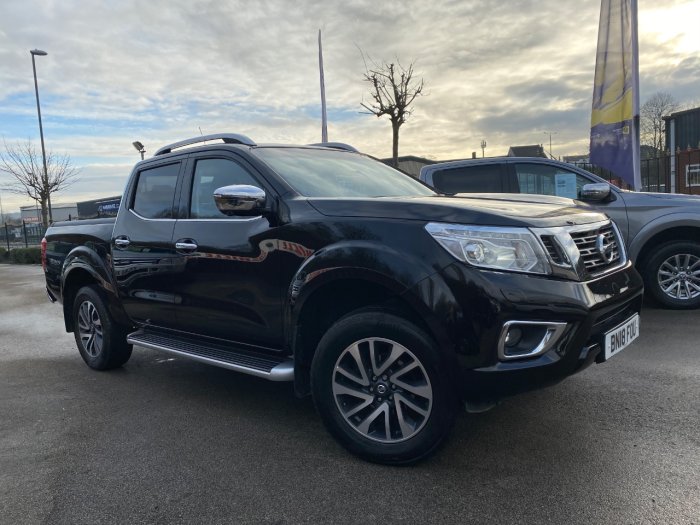Nissan Navara Double Cab Pick Up Tekna 2.3dCi 190 4WD Pick Up Diesel Black