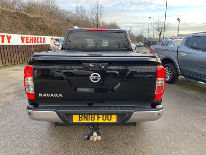 Nissan Navara Double Cab Pick Up Tekna 2.3dCi 190 4WD Pick Up Diesel Black