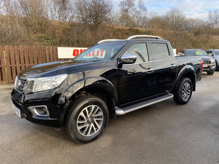Nissan Navara Double Cab Pick Up Tekna 2.3dCi 190 4WD Pick Up Diesel Black