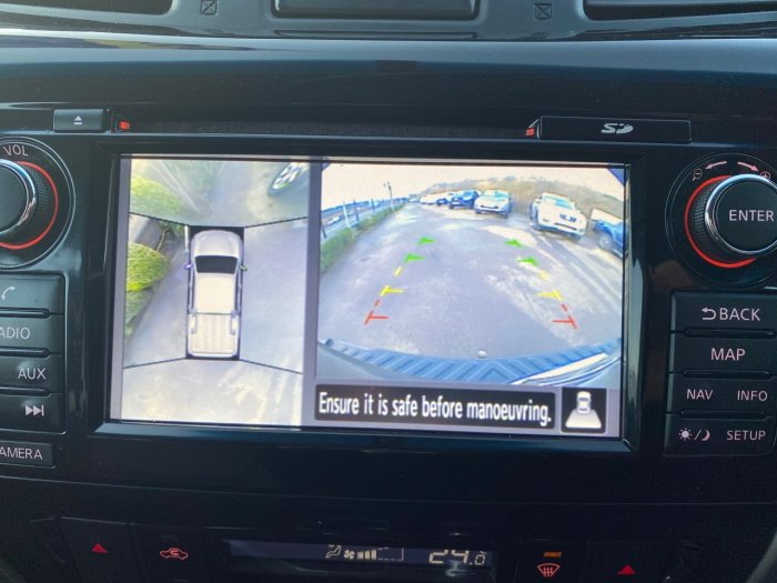 Nissan Navara Double Cab Pick Up Tekna 2.3dCi 190 4WD Pick Up Diesel Black