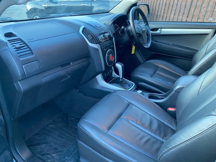 Isuzu D-max 2.5TD Utah Double Cab 4x4 Auto Pick Up Diesel Black