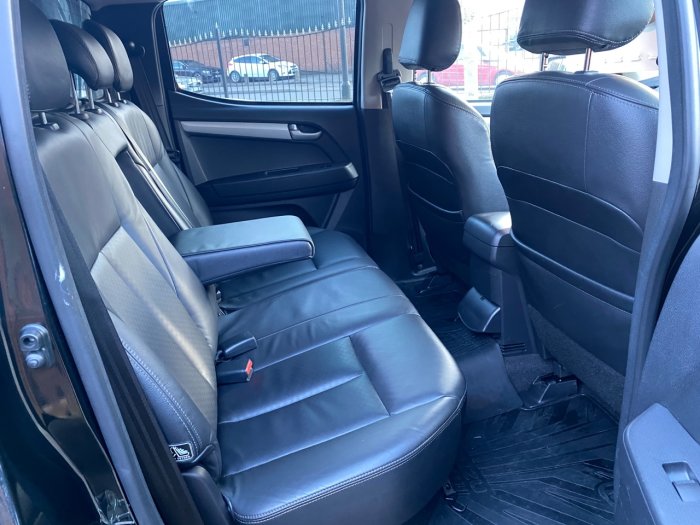 Isuzu D-max 2.5TD Utah Double Cab 4x4 Auto Pick Up Diesel Black
