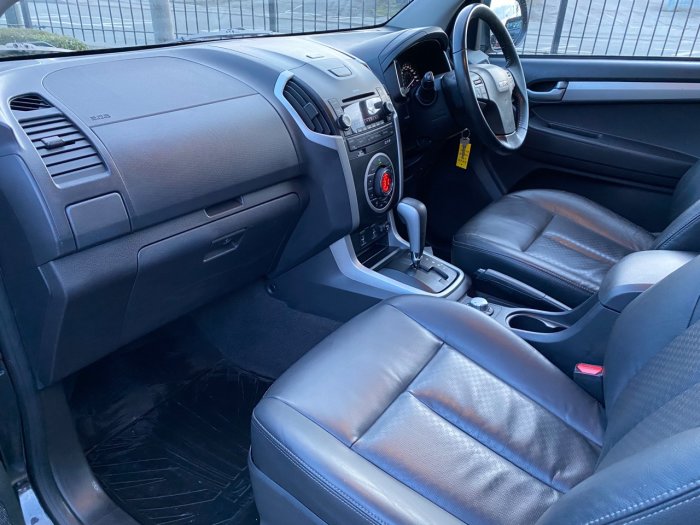 Isuzu D-max 2.5TD Utah Double Cab 4x4 Auto Pick Up Diesel Black