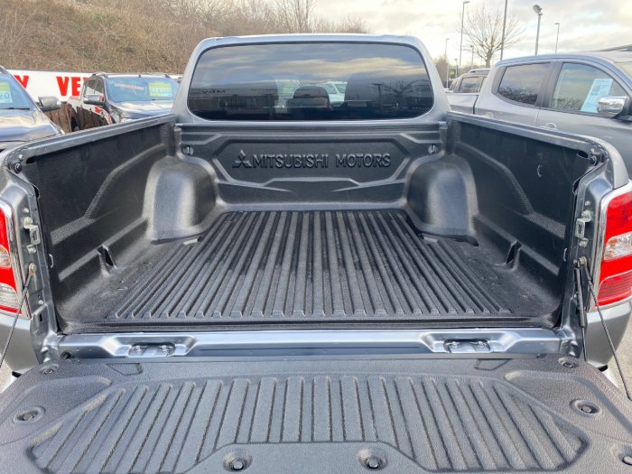 Mitsubishi L200 2.4 Double Cab DI-D 178 Barbarian 4WD Auto Pick Up Diesel Grey