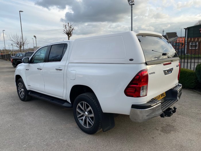Toyota Hilux Invincible D/Cab Pick Up 2.4 D-4D Auto Pick Up Diesel White