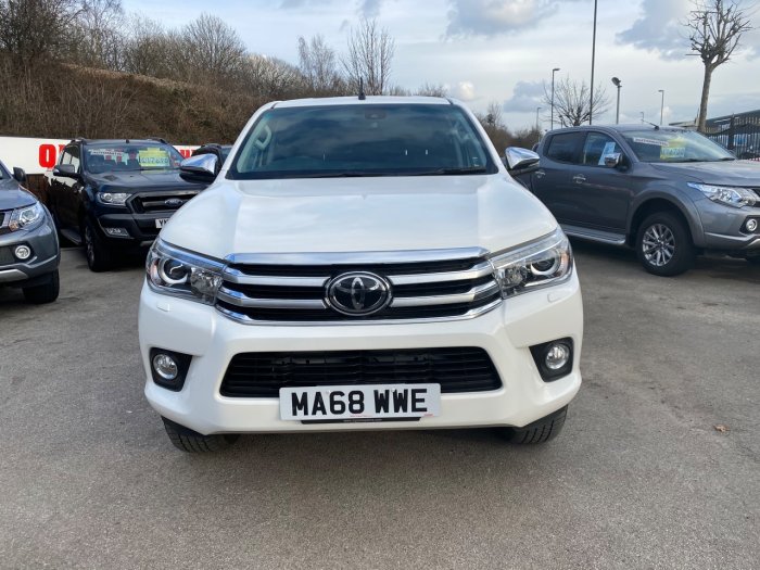 Toyota Hilux Invincible D/Cab Pick Up 2.4 D-4D Auto Pick Up Diesel White