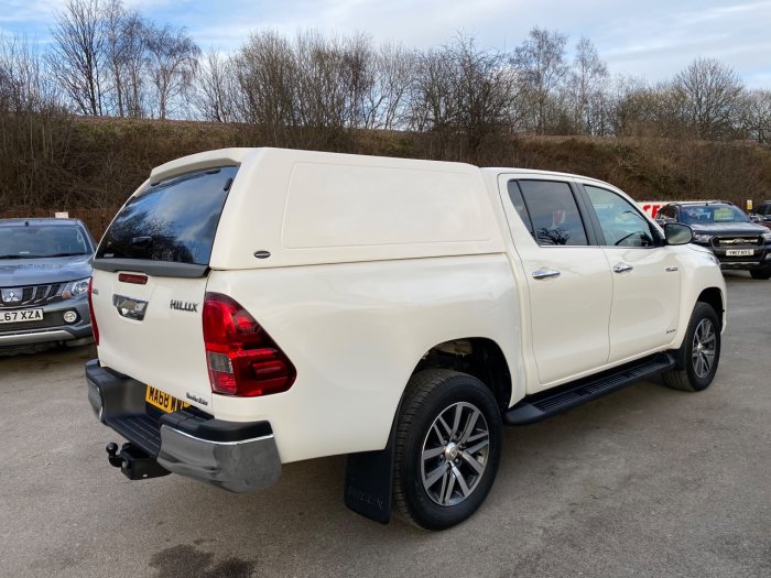 Toyota Hilux Invincible D/Cab Pick Up 2.4 D-4D Auto Pick Up Diesel White