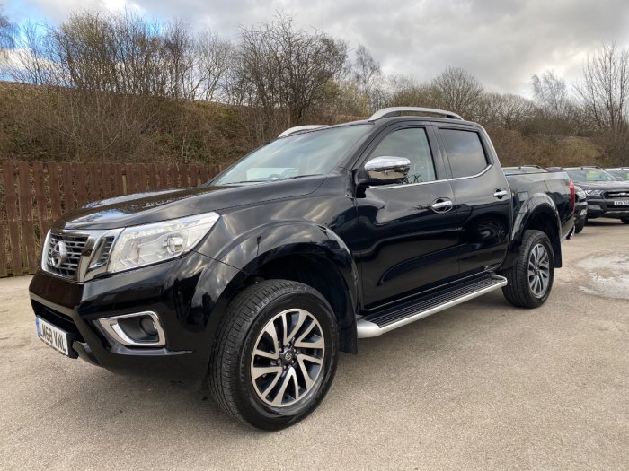 Nissan Navara Double Cab Pick Up Tekna 2.3dCi 190 4WD Auto Pick Up Diesel Black