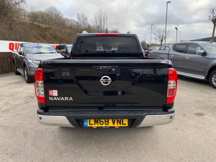 Nissan Navara Double Cab Pick Up Tekna 2.3dCi 190 4WD Auto Pick Up Diesel Black