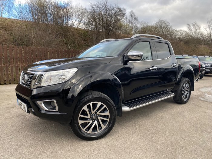 Nissan Navara Double Cab Pick Up Tekna 2.3dCi 190 4WD Auto Pick Up Diesel Black