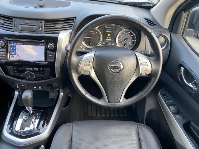 Nissan Navara Double Cab Pick Up Tekna 2.3dCi 190 4WD Auto Pick Up Diesel Black