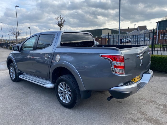 Mitsubishi L200 2.4 Double Cab DI-D 178 Barbarian 4WD Pick Up Diesel Grey