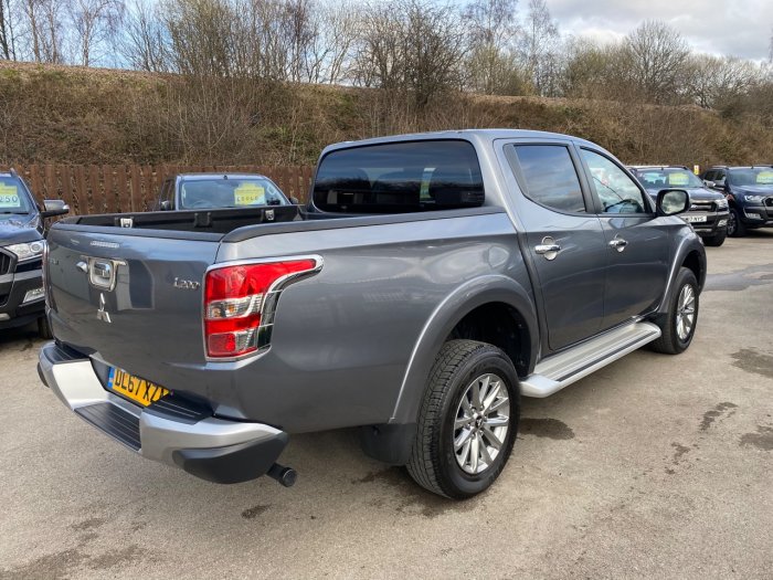 Mitsubishi L200 2.4 Double Cab DI-D 178 Barbarian 4WD Pick Up Diesel Grey