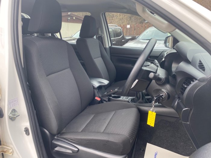Toyota Hilux Active D/Cab Pick Up 2.4 D-4D Pick Up Diesel White