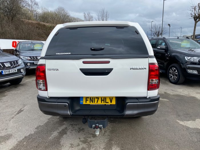 Toyota Hilux Active D/Cab Pick Up 2.4 D-4D Pick Up Diesel White