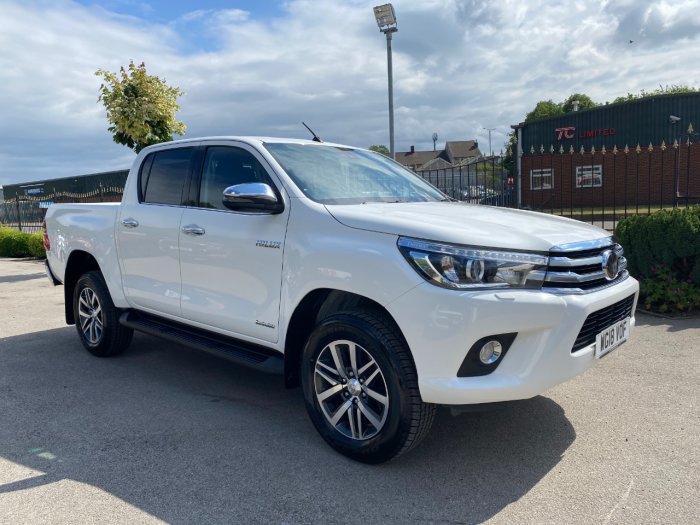 Toyota Hilux Invincible D/Cab Pick Up 2.4 D-4D Pick Up Diesel White