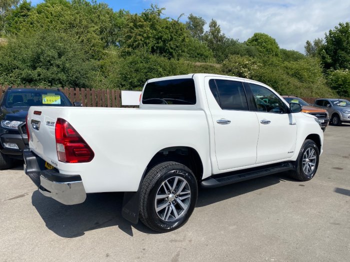 Toyota Hilux Invincible D/Cab Pick Up 2.4 D-4D Pick Up Diesel White