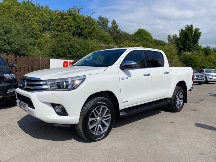 Toyota Hilux Invincible D/Cab Pick Up 2.4 D-4D Pick Up Diesel White