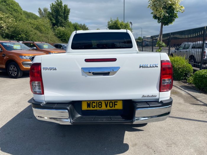 Toyota Hilux Invincible D/Cab Pick Up 2.4 D-4D Pick Up Diesel White