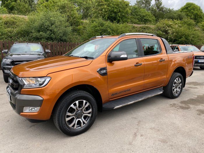 Ford Ranger 3.2 RANGER WILDTRAK 4X4 TDCI Pick Up Diesel Orange