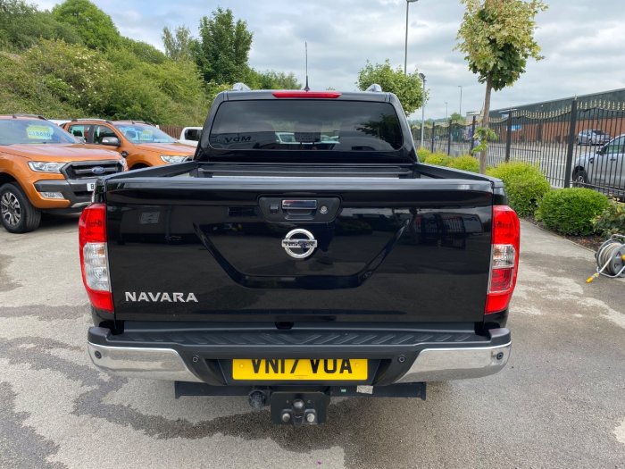 Nissan Navara Double Cab Pick Up Tekna 2.3dCi 190 4WD Pick Up Diesel Black