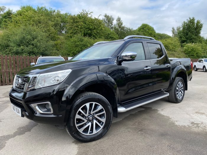 Nissan Navara Double Cab Pick Up Tekna 2.3dCi 190 4WD Pick Up Diesel Black