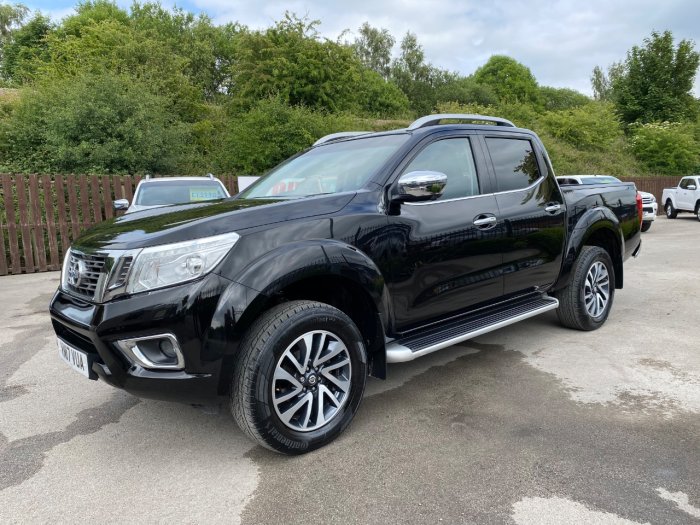 Nissan Navara Double Cab Pick Up Tekna 2.3dCi 190 4WD Pick Up Diesel Black