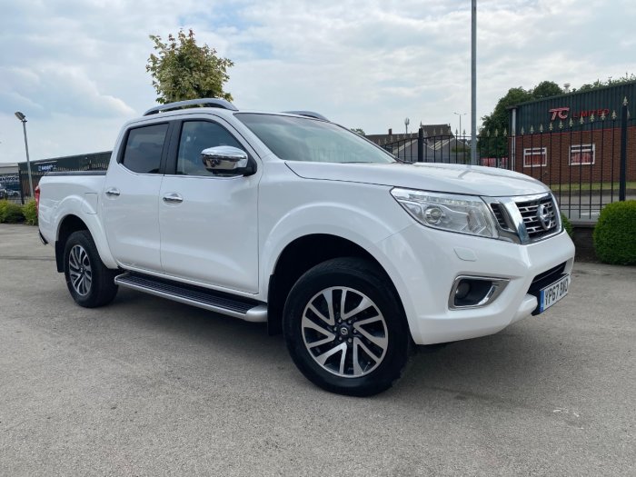 Nissan Navara Double Cab Pick Up Tekna 2.3dCi 190 4WD Pick Up Diesel White