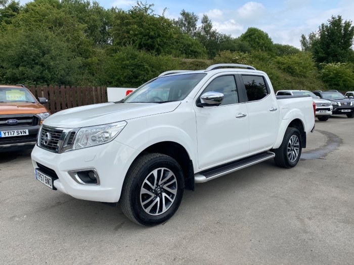 Nissan Navara Double Cab Pick Up Tekna 2.3dCi 190 4WD Pick Up Diesel White