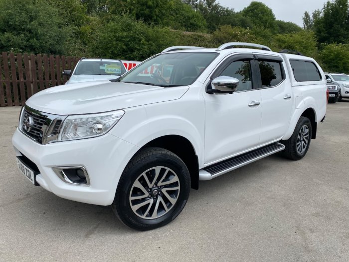 Nissan Navara Double Cab Pick Up Tekna 2.3dCi 190 4WD Auto Pick Up Diesel White