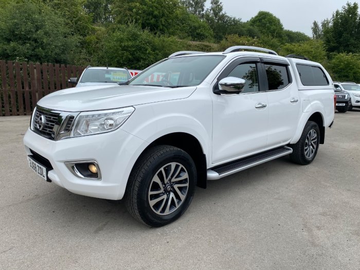 Nissan Navara Double Cab Pick Up Tekna 2.3dCi 190 4WD Auto Pick Up Diesel White