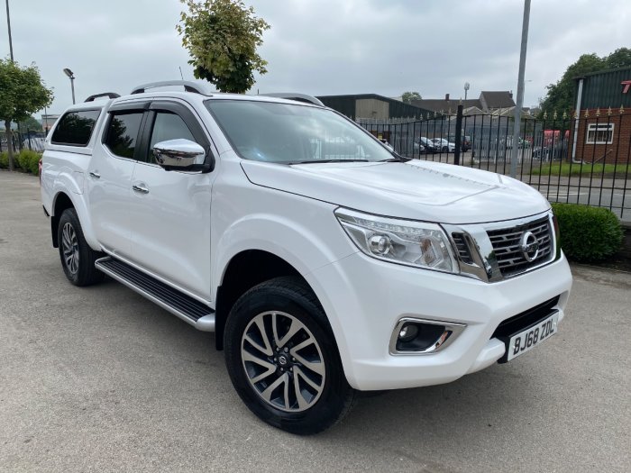 Nissan Navara Double Cab Pick Up Tekna 2.3dCi 190 4WD Auto Pick Up Diesel White