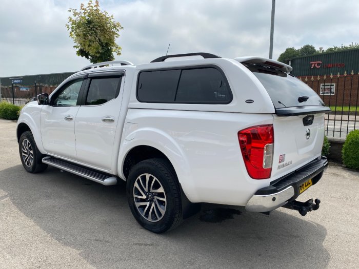 Nissan Navara Double Cab Pick Up Tekna 2.3dCi 190 4WD Auto Pick Up Diesel White