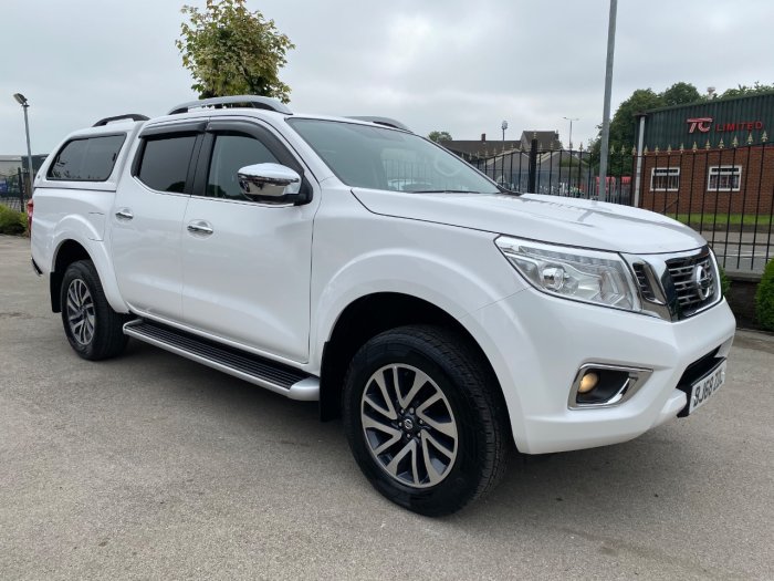 Nissan Navara Double Cab Pick Up Tekna 2.3dCi 190 4WD Auto Pick Up Diesel White