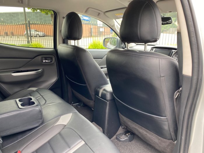 Mitsubishi L200 2.4 Double Cab DI-D 178 Barbarian 4WD Auto Pick Up Diesel Silver