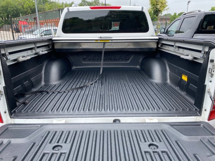 Nissan Navara Double Cab Pick Up Tekna 2.3dCi 190 4WD Pick Up Diesel White