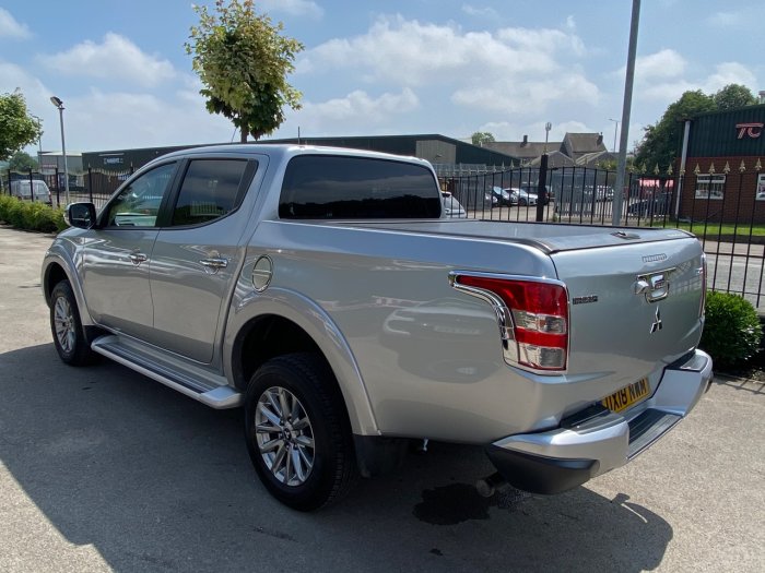 Mitsubishi L200 2.4 Double Cab DI-D 178 Barbarian 4WD Auto Pick Up Diesel Silver