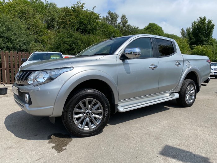 Mitsubishi L200 2.4 Double Cab DI-D 178 Barbarian 4WD Auto Pick Up Diesel Silver