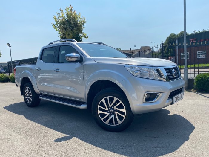 Nissan Navara Double Cab Pick Up Tekna 2.3dCi 190 4WD Auto Pick Up Diesel Silver