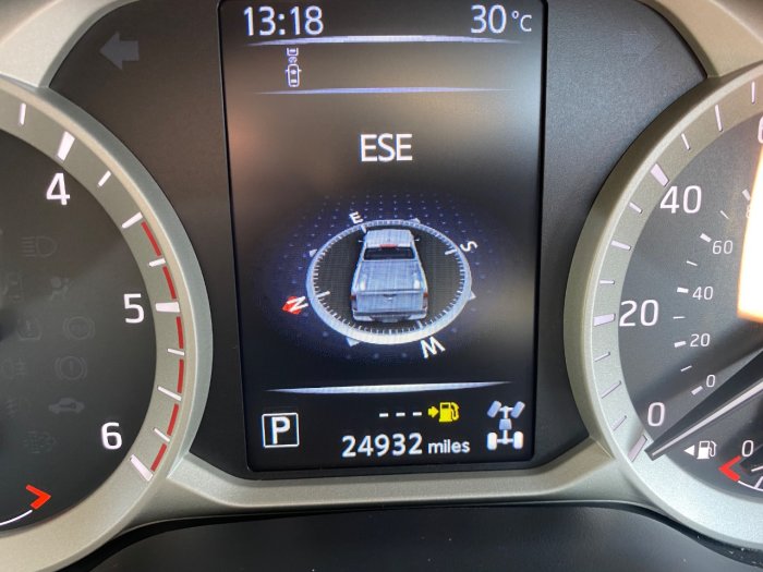 Nissan Navara Double Cab Pick Up Tekna 2.3dCi 190 4WD Auto Pick Up Diesel Silver