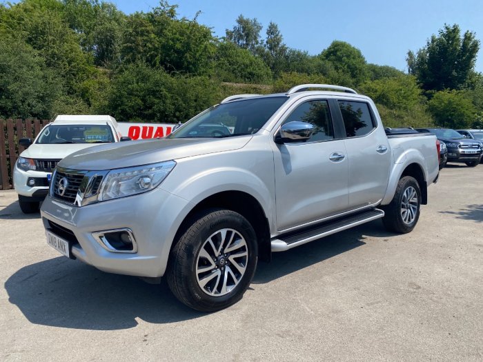 Nissan Navara Double Cab Pick Up Tekna 2.3dCi 190 4WD Auto Pick Up Diesel Silver
