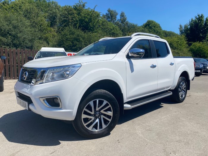 Nissan Navara Double Cab Pick Up Tekna 2.3dCi 190 4WD Auto Pick Up Diesel White